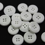 BG101186 Nylon Button 4 hole - 28L (18mm)