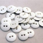 BG101234 Nylon Shirt Button Matt 2 hole - 18L (11.5mm), White