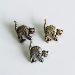 BG305931 Metal Cat - 34L (22mm), Brass
