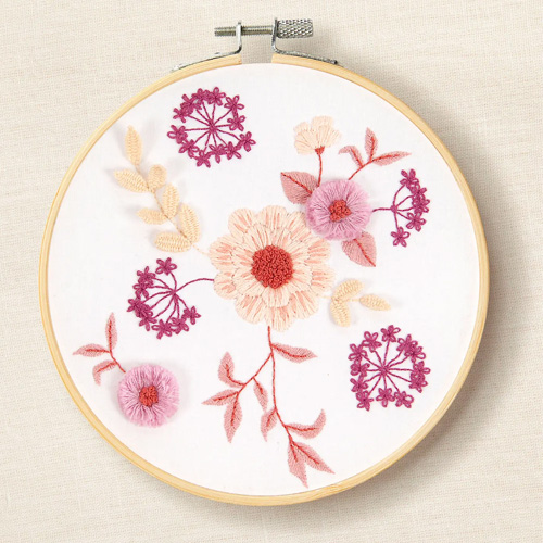DMC Daisies Embroidery Kit - Image 3